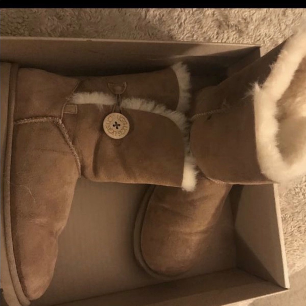 UGG size 7